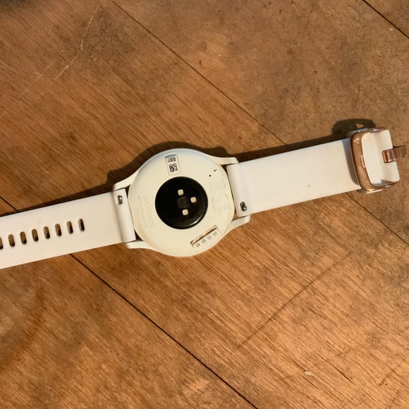 Garmin Vivomove Smart Watch - Picture 3 of 9